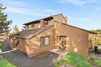 1950 Redtail Hawk Dr Unit RV33, Redmond, OR 97756
