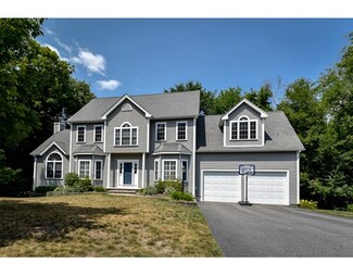 2 Rockridge Rd, Hopedale, MA 01747