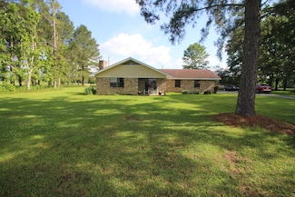 427 County Road 10, Stringer, MS 39481