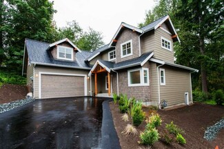 1717 St Paul Ln, Bellingham, WA 98229