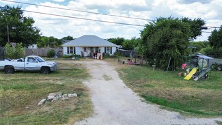 9113 Giant Dr, Joshua, TX 76058
