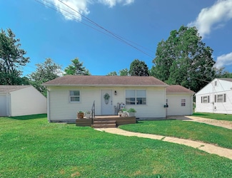 647 W Fayette St, Pittsfield, IL 62363