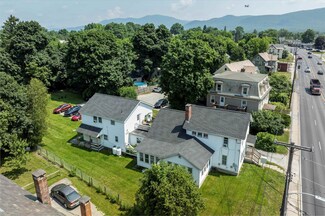 33 Woodstock Ave, Rutland, VT 05701
