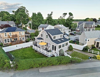 25 Fort Point Rd, North Weymouth, MA 02191