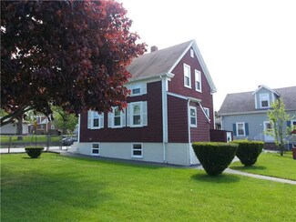 121 Dewolf Ave, Bristol, RI 02809