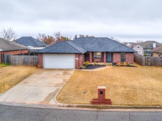 9308 Buttonwood Ave, Moore, OK 73160