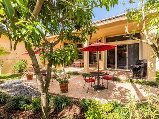 926 Crestview Cir, Weston, FL 33327