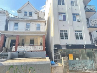 104-61 Roosevelt Ave, Flushing, NY 11368