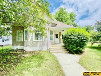 1123 6th St, Fairbury, NE 68352