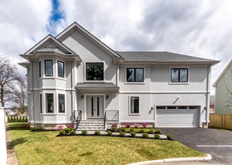 7 Avery Path, Newton Center, MA 02459