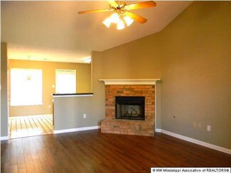 5680 Kaitlyn Dr W, Walls, MS 38680
