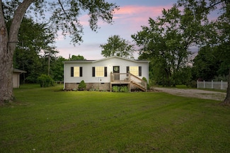 7739 Kentucky 2830, MacEo, KY 42355