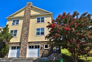 722 Valley Green Ct, Philadelphia, PA 19128