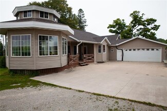 2902 61st Street Ln, Vinton, IA 52349