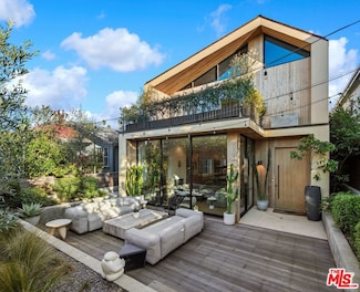 810 Amoroso Place, Venice, CA 90291