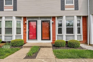 926 Worthington Woods Blvd Unit 16, Columbus, OH 43085