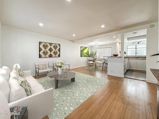 14715 Saticoy St Unit 8, Van Nuys, CA 91405