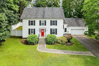 3 Nesmith St, Derry, NH 03038