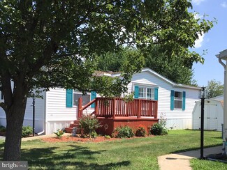 104 Bridlewood Ct S, Lancaster, PA 17603