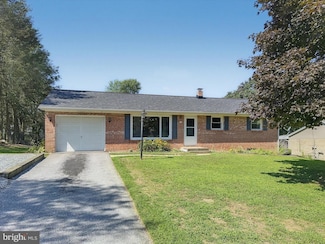 571 E Heatherfield Way, Red Lion, PA 17356