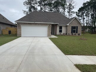 818 Leeward Dr, Biloxi, MS 39532