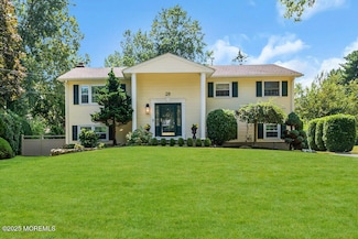 28 Roosevelt St, Freehold, NJ 07728