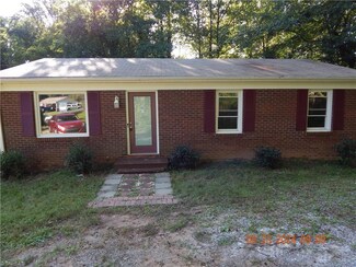 4905 Kaysboro Dr, Winston Salem, NC 27105
