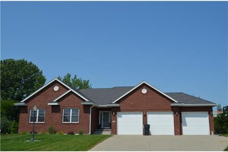 5734 NW 5th Ct, Des Moines, IA 50313