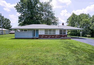 923 Maxville Rd, Boonville, IN 47601