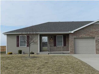 523 S 8th Ave, Haubstadt, IN 47639