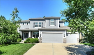9154 Shady Bend Rd, Shawnee, KS 66227