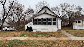 5005 N 41st St, Omaha, NE 68111