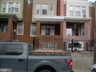 853 Anchor St, Philadelphia, PA 19124