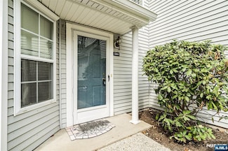 2304 Wendover Dr, Pompton Plains, NJ 07444