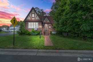 425 Grove Ave, Metuchen, NJ 08840