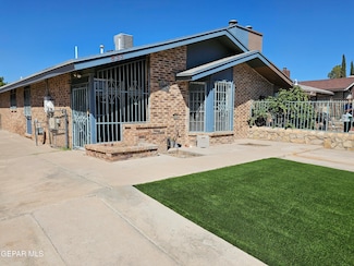 833 Destello Rd, El Paso, TX 79907