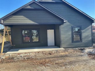 707 N Sycamore St, Ottawa, KS 66067