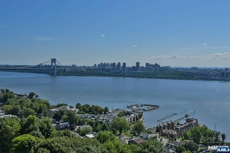 2 Horizon Rd Unit 1428, Fort Lee, NJ 07024