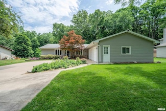 748 E Poplet Hollow Rd, Peoria, IL 61615