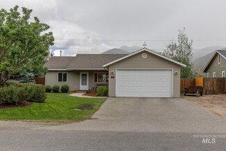 3261 Glenbrook Dr, Hailey, ID 83333