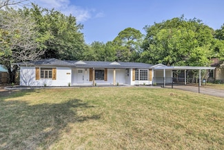 715 Merritt St, River Oaks, TX 76114