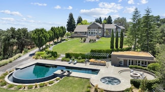 12111 Chalk Hill Rd, Healdsburg, CA 95448