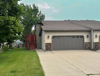 3211 30th Ave S, Fargo, ND 58103