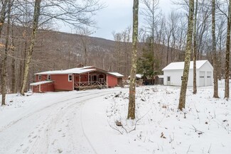 332 New Ireland Rd, Manchester Center, VT 05255