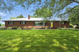 1027 Mercer Rd, Franklin, PA 16323