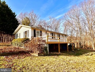 594 Meadow Mountain Dr, Mc Connellsburg, PA 17233