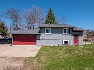 4100 Crooks St, West Bloomfield, MI 48323