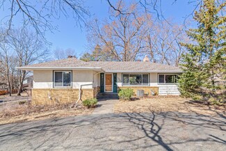 1861 Victoria St N, Saint Paul, MN 55113