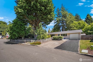422 210th St SW, Lynnwood, WA 98036