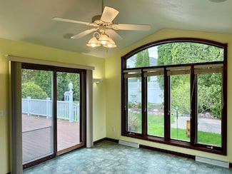 1120 Cardinal St, de Pere, WI 54115